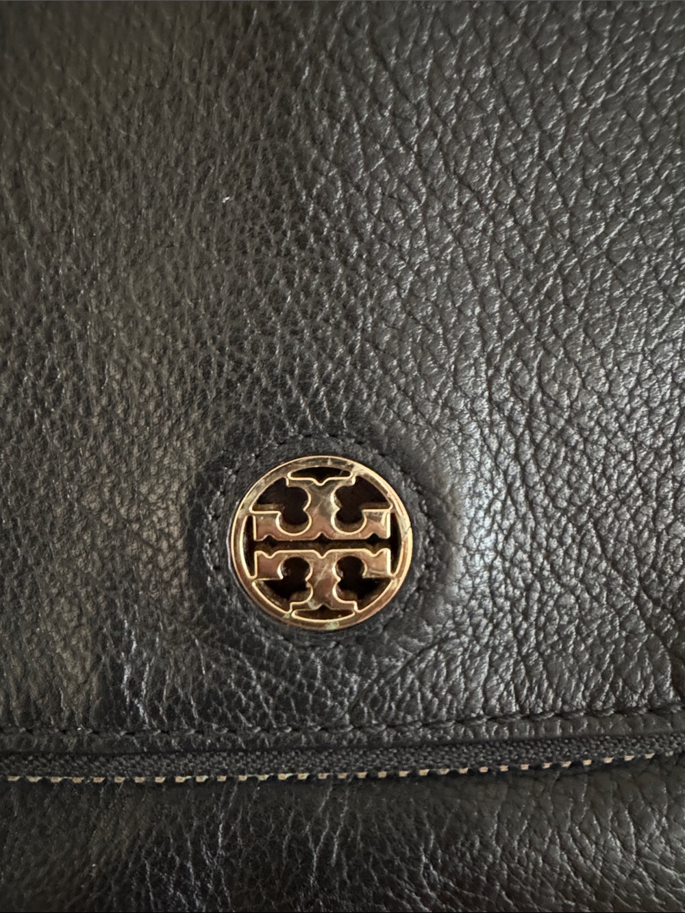Tory Burch Black Pebbled Leather Crossbody with Gold Logo - Picture 2 of 9